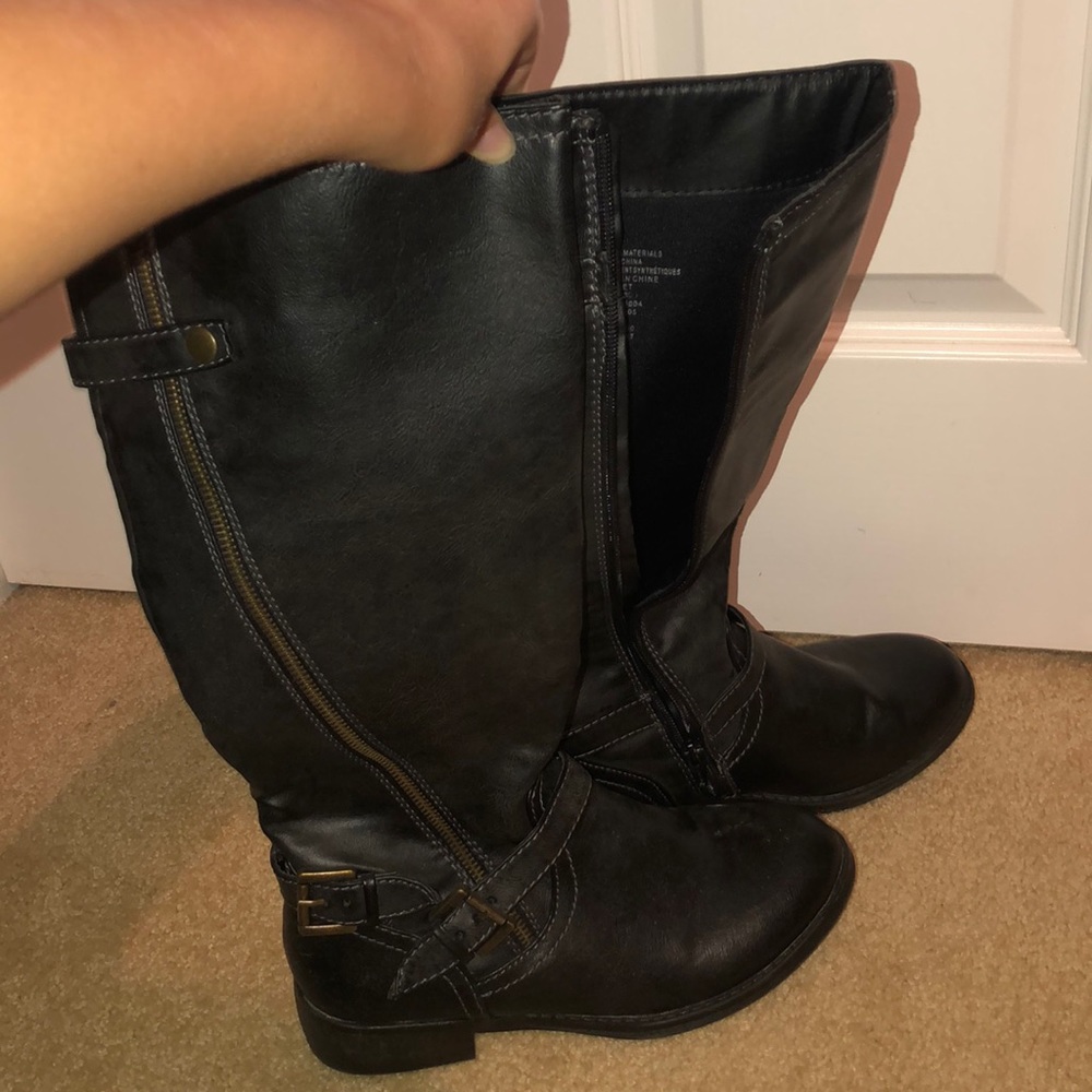black boots